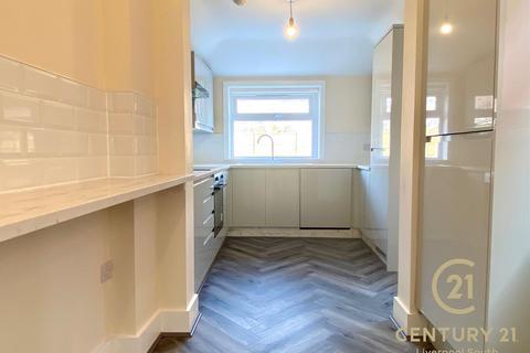 3 bedroom semi-detached house to rent, Pilch Lane East, L36
