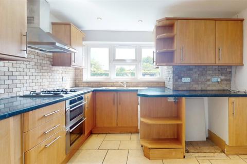 2 bedroom maisonette for sale, Langleys, Kingswood, Basildon, Essex, SS16