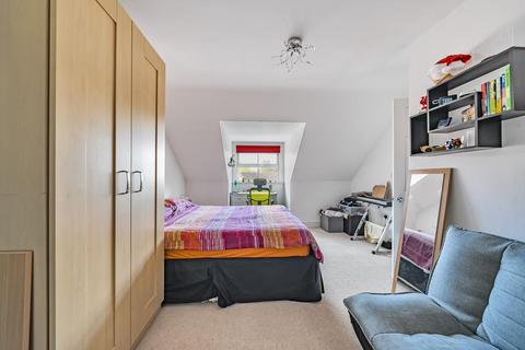 5 bedroom detached house for sale, Tamarisk Way,  Aylesbury,  HP22