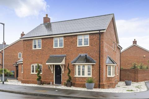 4 bedroom detached house for sale, Chapel Drive,  Aylesbury,  HP22