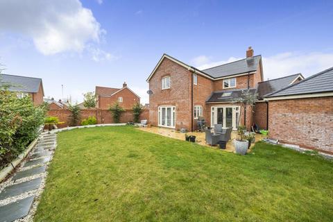 4 bedroom detached house for sale, Chapel Drive,  Aylesbury,  HP22