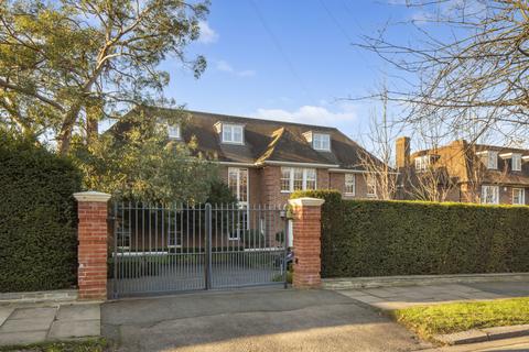 64 Winnington Road, London, N2 0TX