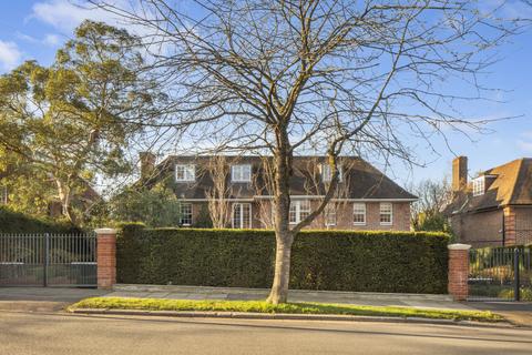 64 Winnington Road, London, N2 0TX