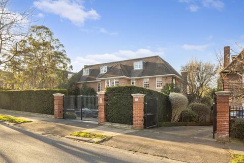 64 Winnington Road, London, N2 0TX