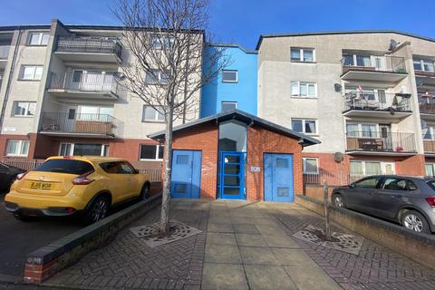 2 bedroom flat to rent, Southhouse Brae, Gracemount, Edinburgh, EH17