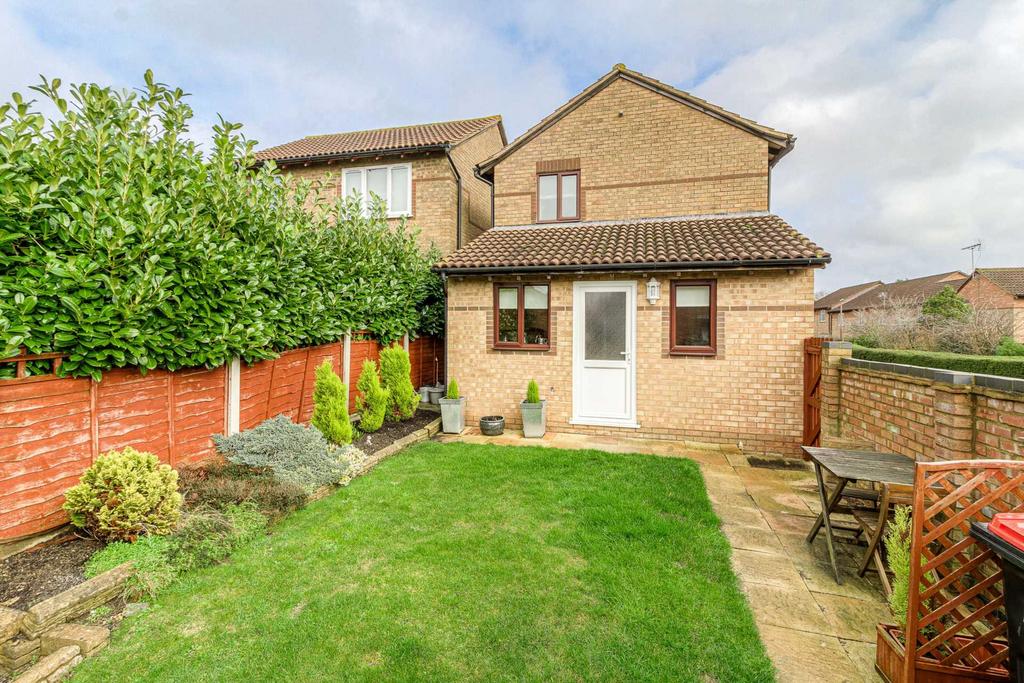 Kelso Close, Milton Keynes MK3 3 bed detached house for sale £325,000