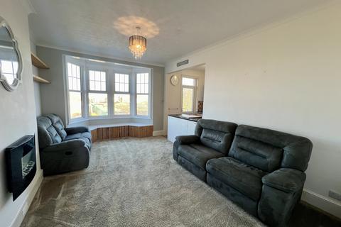 2 bedroom flat to rent, Egerton Road, Bexhill-on-Sea TN39