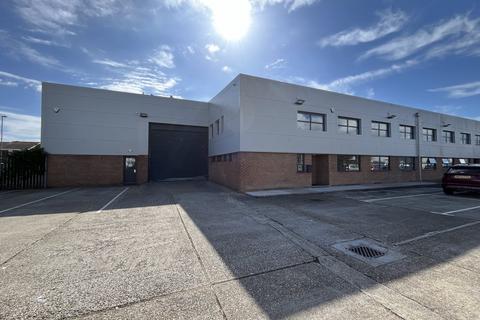 Warehouse to rent, Unit 10 Priory Industrial Park, Christchurch, BH23 4HE
