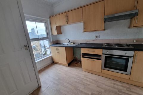 1 bedroom flat to rent, Clytha Square, ,