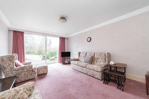 31 Leazes Avenue, Chaldon, Caterham, CR3 5AG