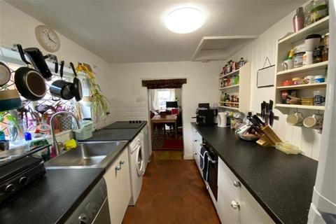 2 bedroom terraced house to rent, Well Street, Buckingham, Buckinghamshire, MK18
