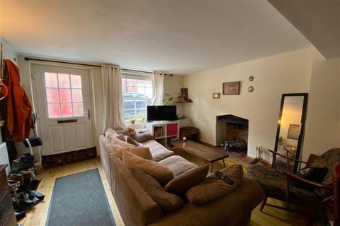 2 bedroom terraced house to rent, Well Street, Buckingham, Buckinghamshire, MK18