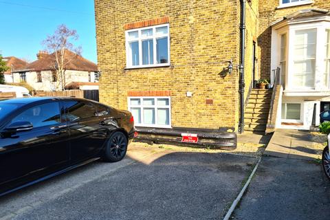 1 bedroom apartment for sale, Woodside Lodge, Woodford Green