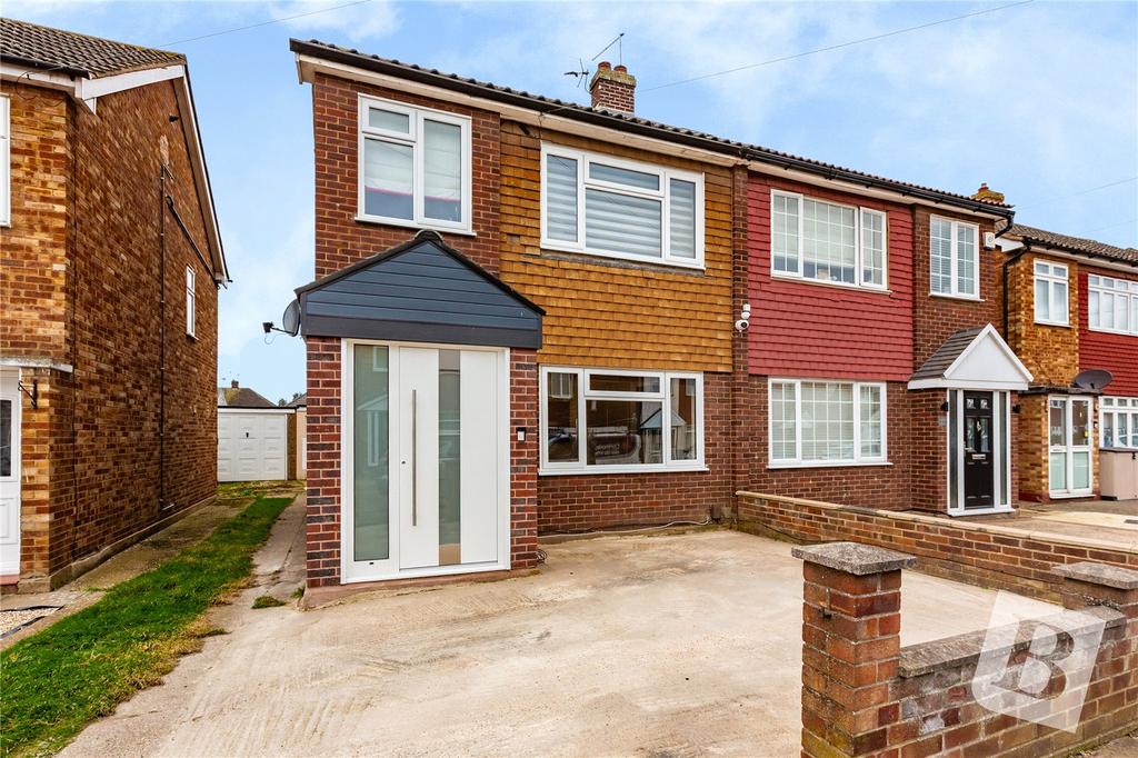 Stoke Road, Rainham, Essex, RM13 3 bed semidetached house for sale £