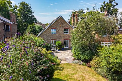 6 Oaken Lane, Claygate, Esher, KT10 0RE