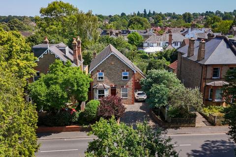 6 Oaken Lane, Claygate, Esher, KT10 0RE