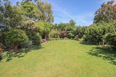 6 Oaken Lane, Claygate, Esher, KT10 0RE