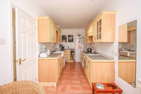 6 Oaken Lane, Claygate, Esher, KT10 0RE