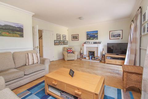 6 Oaken Lane, Claygate, Esher, KT10 0RE