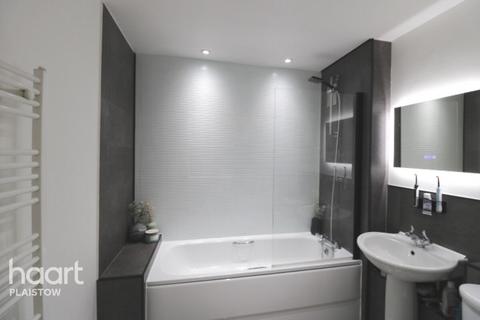 202 Chargeable Lane, London, E13 8DW