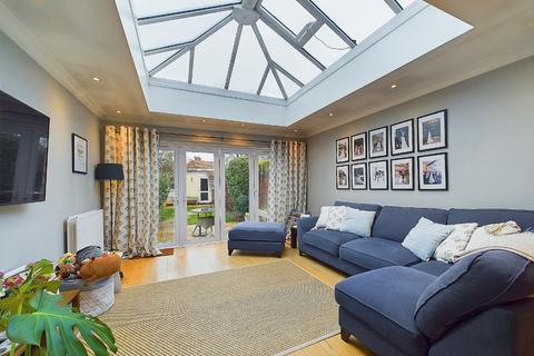 10 Longmeadow Road, Sidcup, DA15 8BH