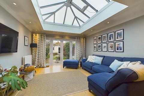 10 Longmeadow Road, Sidcup, DA15 8BH