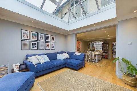 10 Longmeadow Road, Sidcup, DA15 8BH