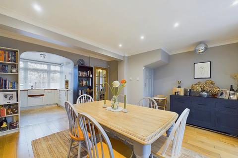 10 Longmeadow Road, Sidcup, DA15 8BH