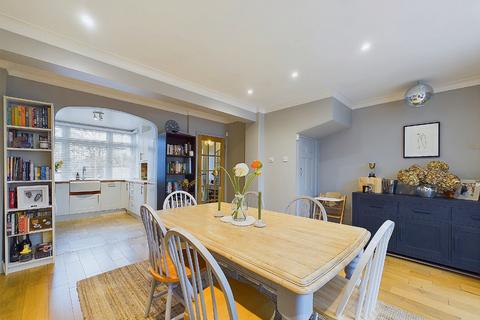 10 Longmeadow Road, Sidcup, DA15 8BH