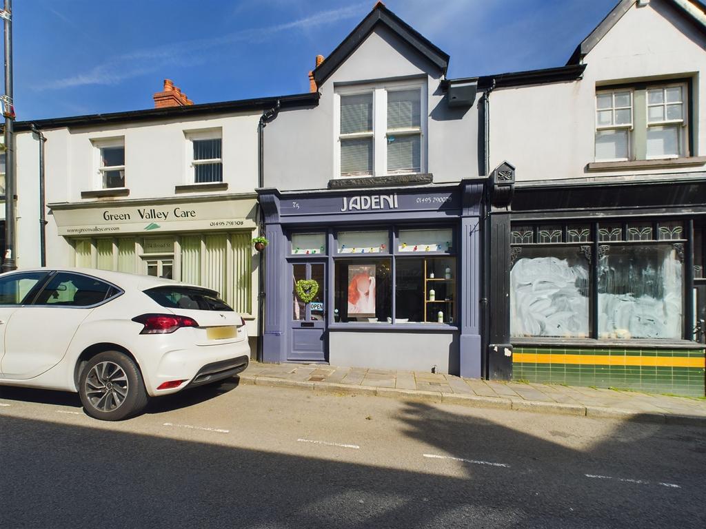 Broad Street, Blaenavon, NP4 Retail property (high street) £90,000