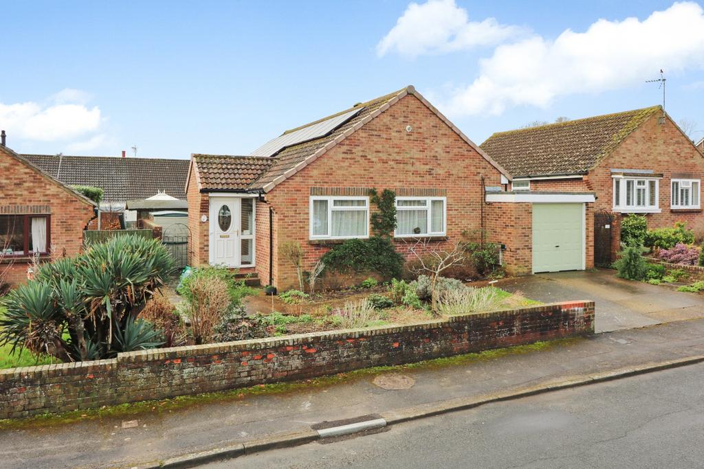 Green Acres, Eythorne 3 bed detached bungalow for sale £375,000