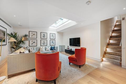4 bedroom semi-detached house for sale, Wellington Place, St Johns Wood, London, NW8