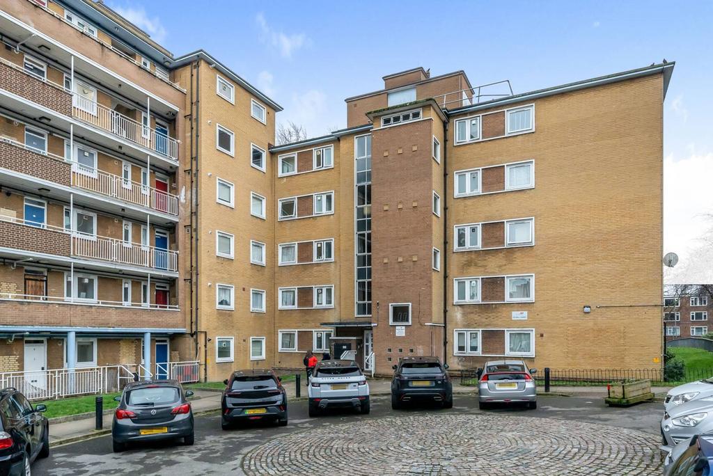 High Trees, Brixton, London, SW2 3 bed flat - £360,000