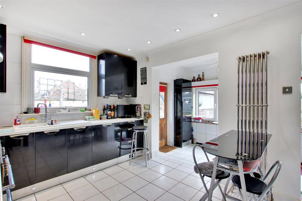 Ash Road, Hartley, Longfield, Kent, DA3 4 bed detached house for sale