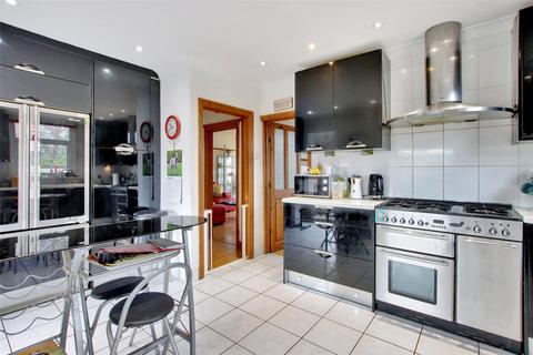 Rosecroft Ash Road, Hartley, Longfield, DA3 7EL