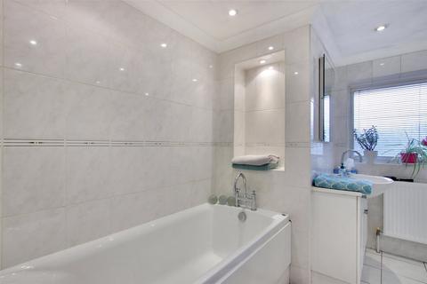 Rosecroft Ash Road, Hartley, Longfield, DA3 7EL