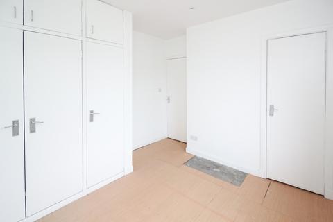 10/3 Craigentinny Road, Edinburgh, EH7 6LU