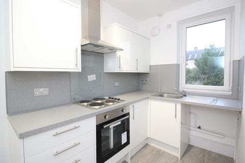 10/3 Craigentinny Road, Edinburgh, EH7 6LU