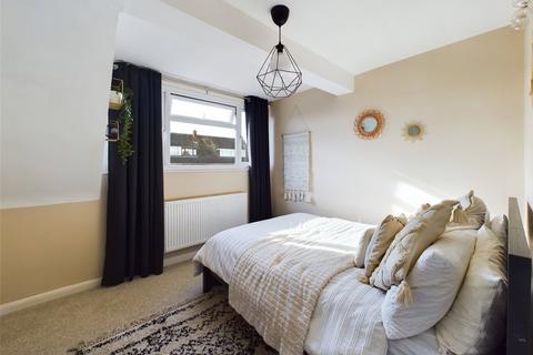 2 Warwick Avenue, Tuffley, Gloucester, GL4 0SL