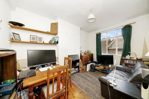 2 bedroom flat for sale, Phillip House, Heneage Street, London, E1 5LW