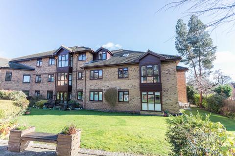 2 bedroom flat for sale, ST CHRISTOPHERS GARDENS, FERNBANK ROAD, ASCOT, BERKSHIRE, SL5 8LZ