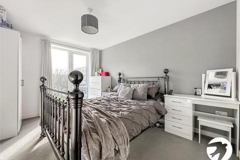 2 bedroom flat for sale, Cross Street, Chatham, Kent, ME4