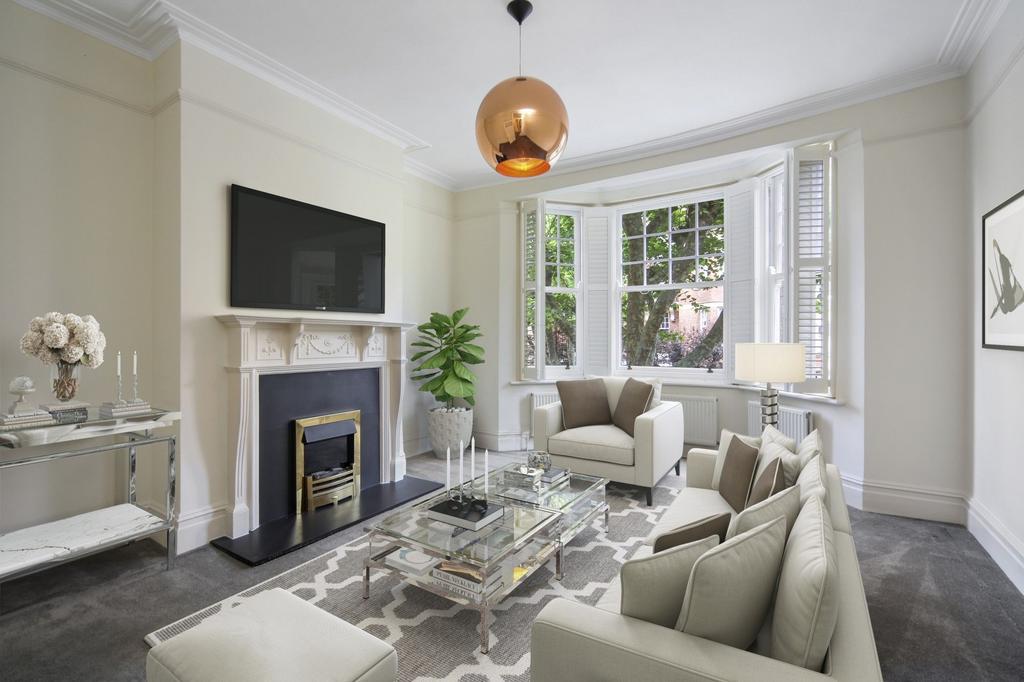 Riverview Gardens, London, SW13 3 bed flat for sale £900,000