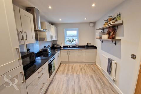 4 bedroom terraced house for sale, Kinder View Close, Disley, SK12
