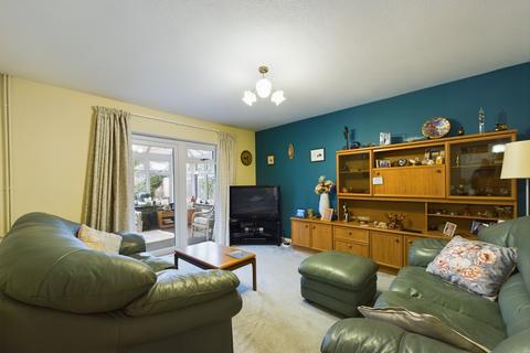 1 bedroom semi-detached bungalow for sale, Wakeford Court, Tadley, RG26