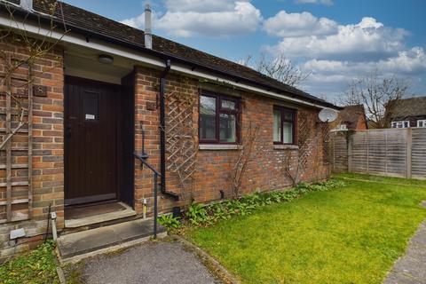 1 bedroom semi-detached bungalow for sale, Wakeford Court, Tadley, RG26