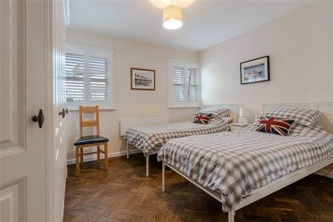 8a Fore Street, Salcombe, TQ8 8BY