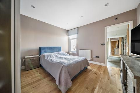 2 bedroom semi-detached house to rent - Erith Road Bexleyheath DA7