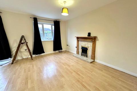 3 bedroom semi-detached house to rent, Braemar Road, Cannock WS11