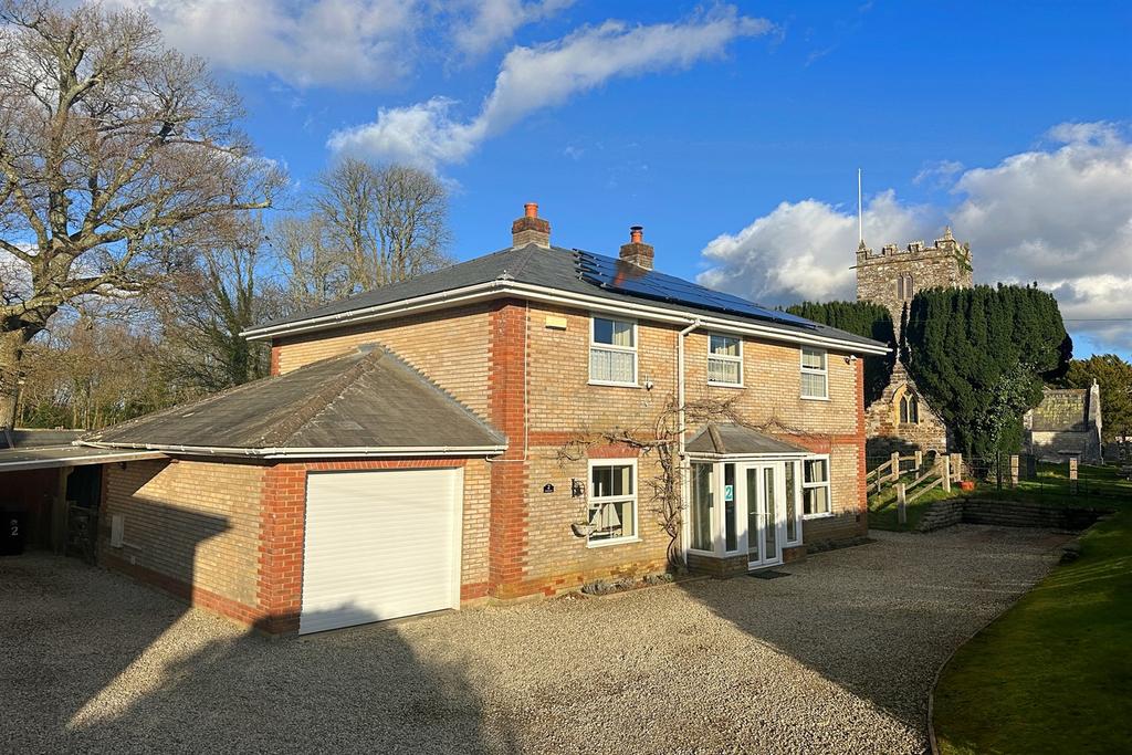 Bloxworth 4 bed detached house for sale £695,000